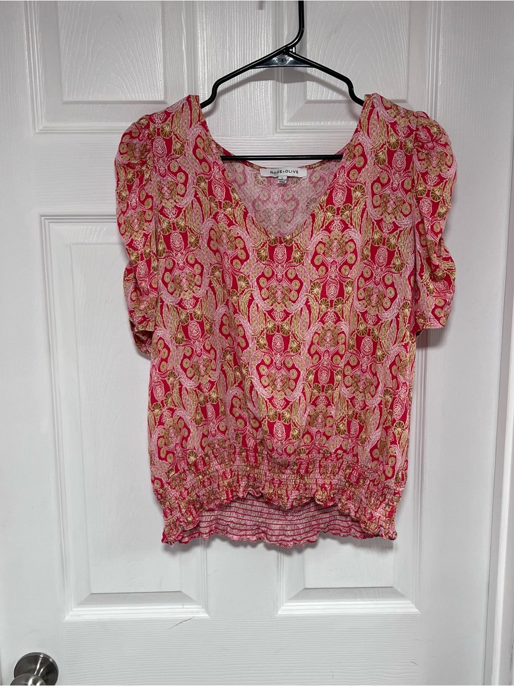 Rose & Olive Pink and Gold Paisley V-Neck Smocked-Hem Blouse Size L